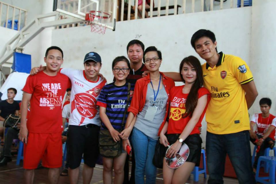 Đang ở Mỹ du học nhưng Hè năm ngoái, Linh đã về Việt Nam để cổ vũ Arsenal