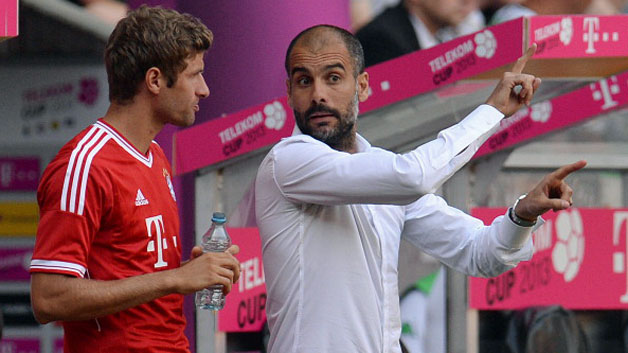 Giúp Bayern bất bại tại Bundesliga và lọt vào Tứ kết Champions League nhưng Pep Guardiola vẫn bị chỉ trích