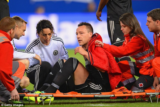 Đội trưởng Terry của Chelsea cũng bị đau