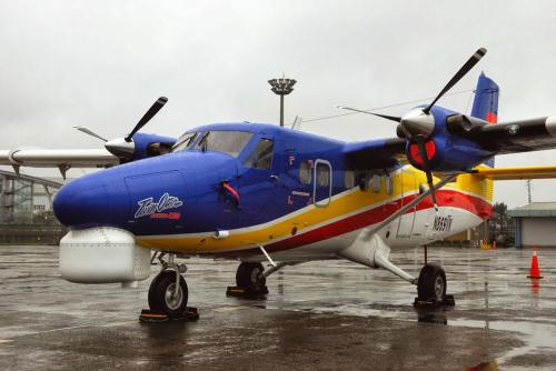 Cận cảnh chiếc thủy phi cơ DHC-6 Twin Otter thứ hai khi đậu trên sân bay trung chuyển ở Đài Bắc (Đài Loan).