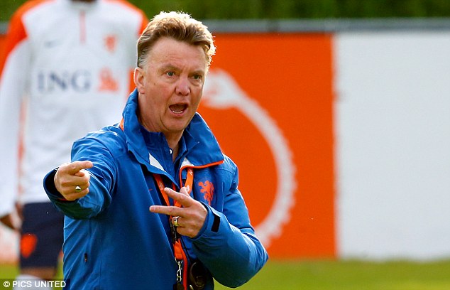 Van Gaal chia sẻ thích thú với Man United