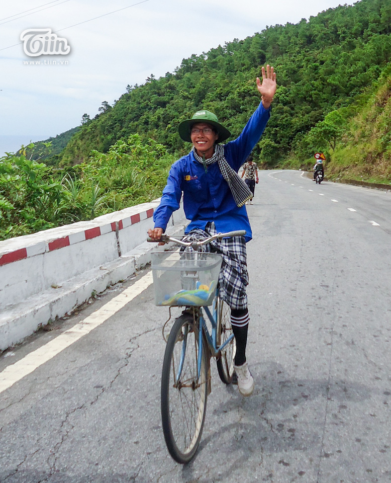 Chàng sinh viên Việt quyết tâm đạp xe vòng quanh thế giới