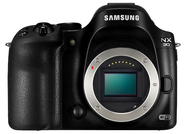  Samsung NX30: Mirrorless với sức mạnh là tốc độ và khả năng kết nối