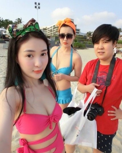 Hot girl tai tiếng Trung Quốc khoe ảnh sexy bên bãi biển 2