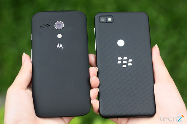 So sánh Moto G và BlackBerry Z10: Đâu là thiết bị dưới 5 triệu đáng mua nhất?