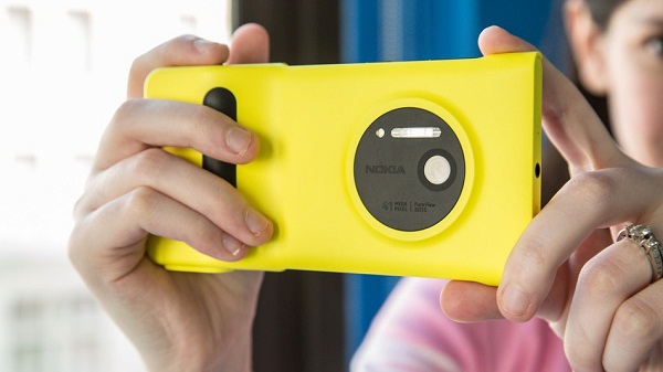 Nokia ‘Superman’- điện thoại chuyên ‘tự sướng’ của Microsoft