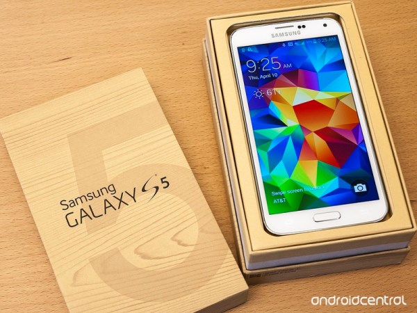 Sau khi ra mắt Galaxy S5, Samsung quyết định trảm nhà thiết kế