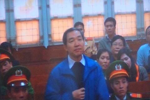 Dương Chí Dũng tại phiên xét xử em trai ngày 7/1.