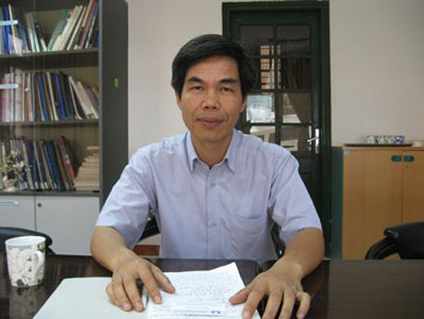 TS Trần Tuấn.