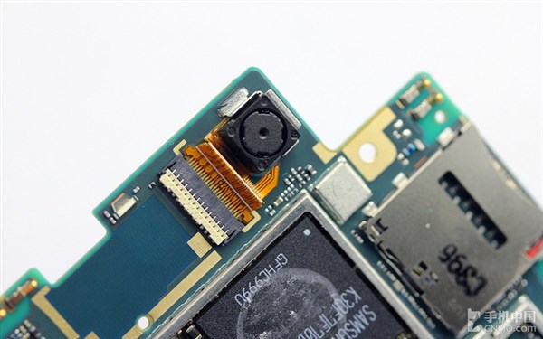 Mổ bụng Sony Xperia Z2: Dễ dàng tháo gỡ
