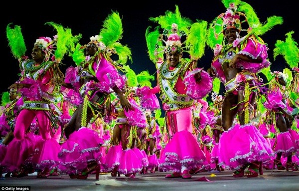 Choáng ngợp trước lễ hội Carnival rực rỡ sắc màu 24