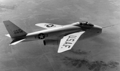 X-5 - mẫu máy bay đầu tiên có khả năng thay đổi hình dạng cánh khi bay