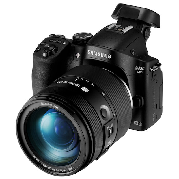  Samsung NX30: Mirrorless với sức mạnh là tốc độ và khả năng kết nối