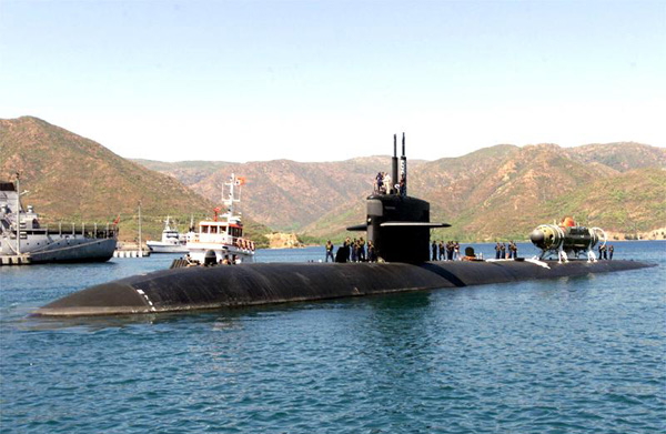  	Tàu ngầm tấn công hạt nhân USS Dallas (SSN-700) tại căn cứ Aksaz, Thổ Nhĩ Kỳ tháng 9.2001. Tàu này được tháo gỡ làm sắt vụn năm 2014 sau hơn 30 năm phục vụ - Ảnh: Hải quân Mỹ
