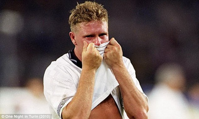  	Paul Gascoigne khóc khi bị truất quyền thi đấu khỏi trận Anh gặp Tây Đức ở Bán kết World Cup 1990