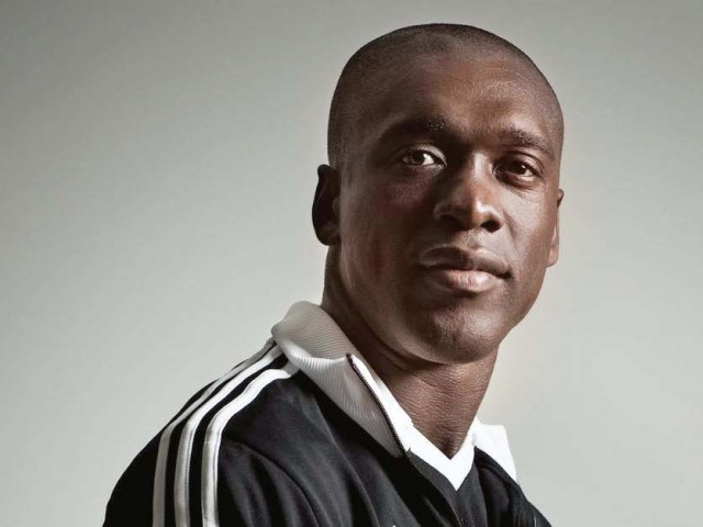  	Seedorf chơi Ronaldo béo một vố đau điếng