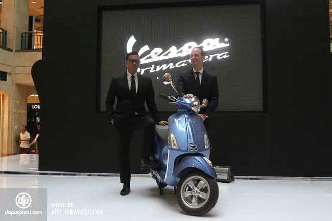 Khách hàng Indonesia chê Vespa Primavera 125cc 2