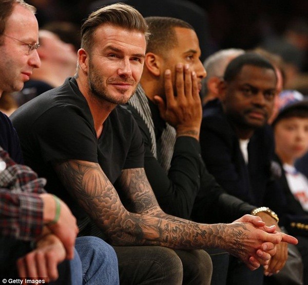 Beckham diện quần áo bảnh bao đi xem bóng rổ 4