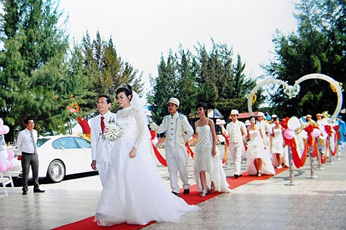 Những hình ảnh chưa từng công bố về đám cưới đại gia Lê Ân - Ảnh 4