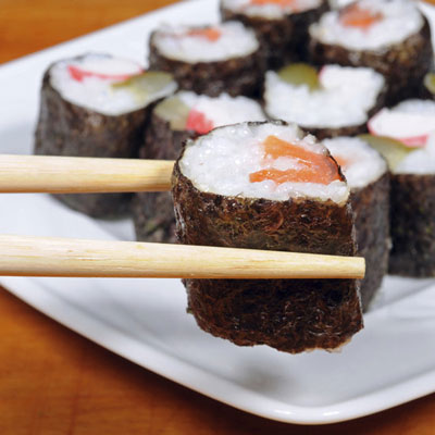 Người thường ăn sushi hại cho tim, bà bầu càng không được ăn
