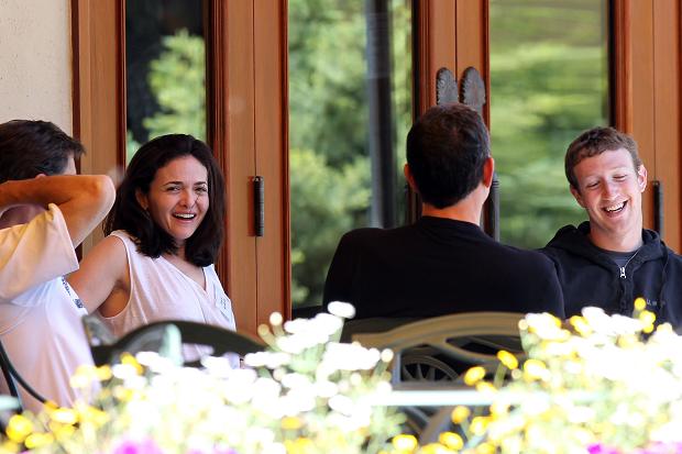 Sheryl Sandberg được Facebook chiêu mộ từ Mountain View, một công ty con của Google, vào năm 2008.