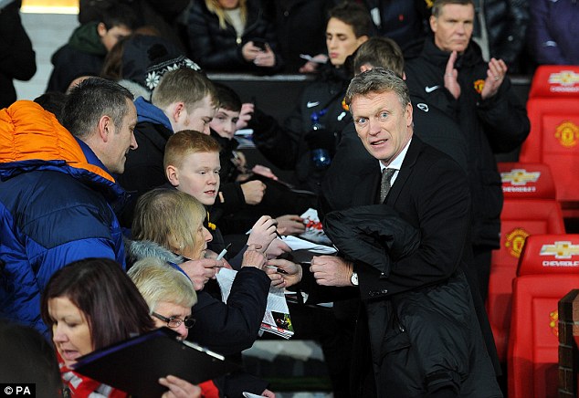  	NHM Man United sẽ còn muốn xin chữ ký của David Moyes tới khi nào nữa?