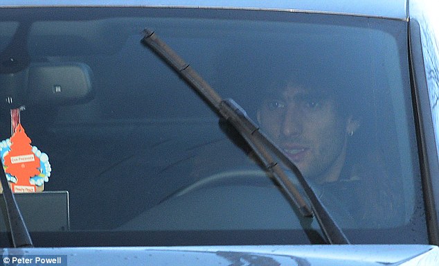 Fellaini cũng chưa bình phục chấn thương