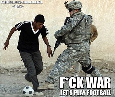 Dừng chiến tranh, đá bóng thôi