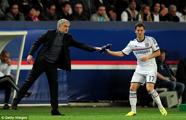 Mourinho không dạy các học trò thi đấu như đêm qua