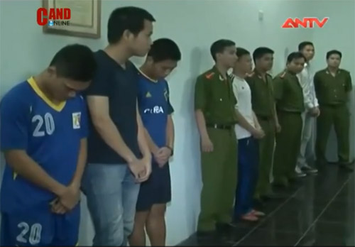 Cầu thủ Ninh Bình, Mạnh Dũng, bán độ, bắt tạm giam