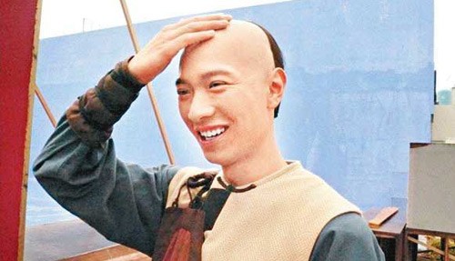 8 năm qua, TVB chỉ giao những vai phụ, vai không tên cho Cao Quân Hiền.