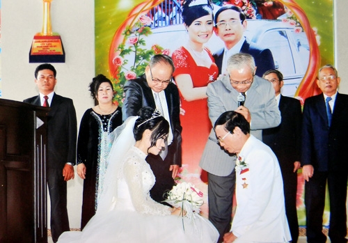 Những hình ảnh chưa từng công bố về đám cưới đại gia Lê Ân - Ảnh 5