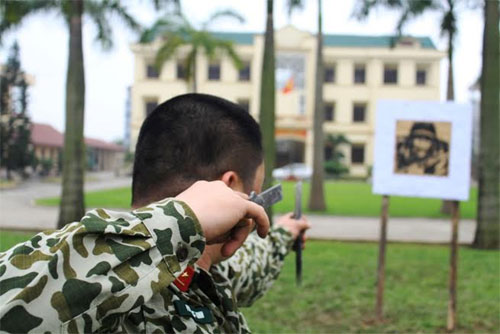 Luyện tập phi dao và phi tiêu