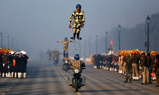 Các binh sĩ tham gia diễn tập chuẩn bị cho lễ duyệt binh vào ngày quốc khánh ở New Delhi.