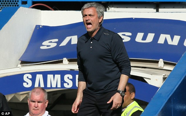 Mourinho trở lại Chelsea và ông vẫn như ngày nào