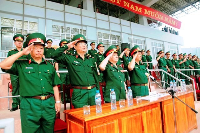 Lãnh đạo Bộ Quốc phòng tham gia kiểm tra hợp luyện diễu binh, diễu hành