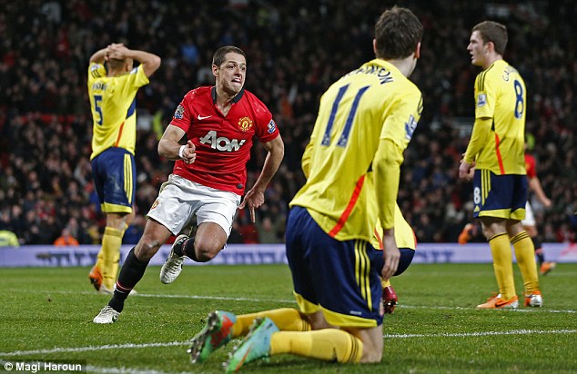 Chicharito cứu vớt niềm tin cho Man United nhưng Quỷ đỏ lại thua trên loạt sút luân lưu