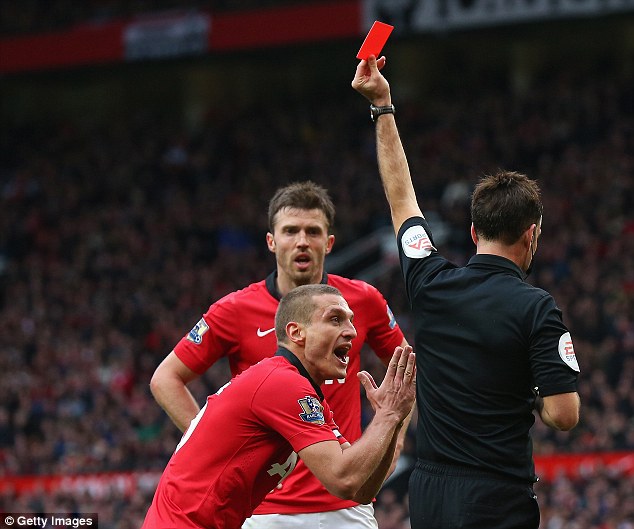 Clattenburg - huyền thoại mới cho Alfield