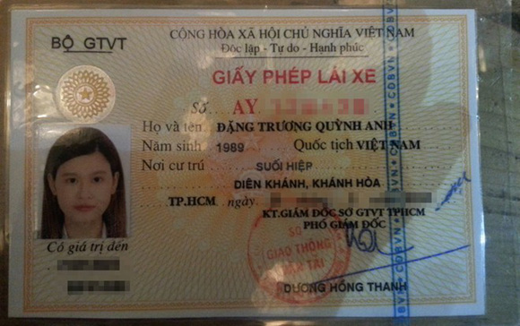 Trương Quỳnh Anh sinh năm 1989, song trong bức ảnh gắn trên giấy phép lái xe, cô có phần trẻ trung, xinh đẹp hơn độ tuổi của mình.