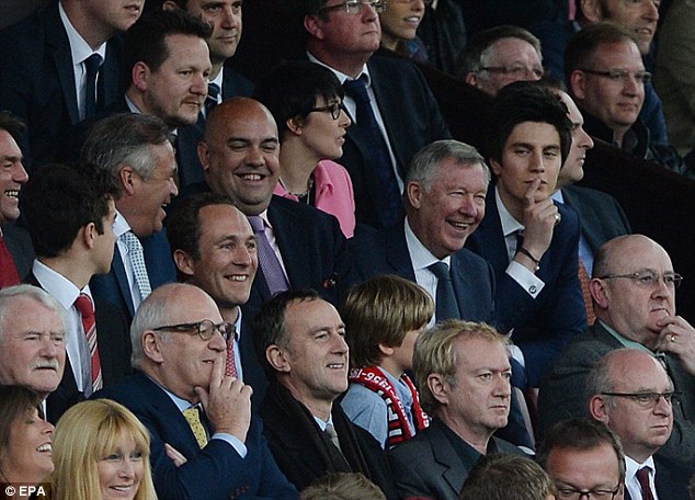 Sir Alex sung sướng nhìn học trò cũ và Man United chiến thắng