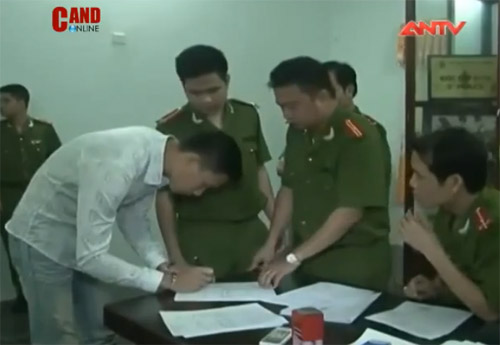 Cầu thủ Ninh Bình, Mạnh Dũng, bán độ, bắt tạm giam