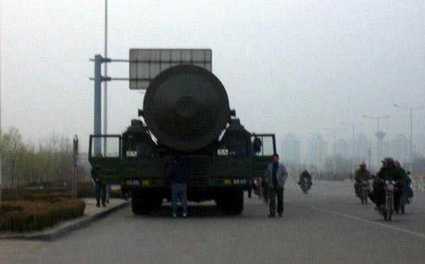 Hình ảnh về DF-41 bất ngờ xuất hiện trên diễn dàn quân sự Trung Quốc vào năm 2010.