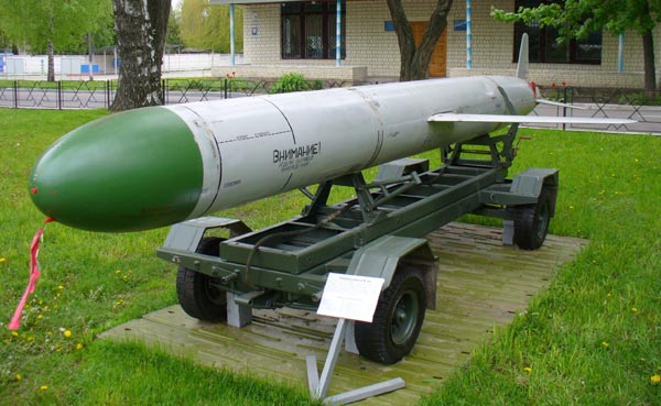 Tên lửa hành trình tấn công mặt đất Kh-55 là đối thủ trực tiếp của tên lửa Tomahawk.