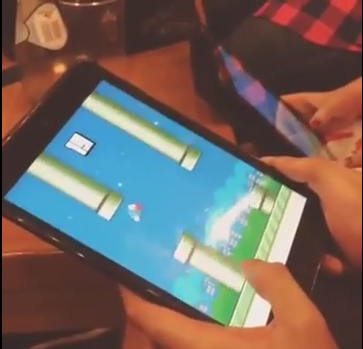 JVevermind đang mải miết chinh phục Flappy Bird