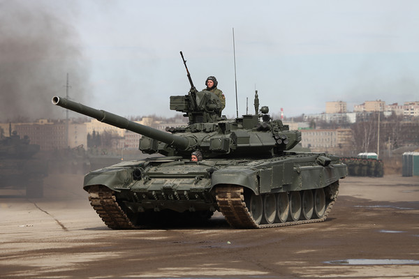 Xe tăng chiến đấu chủ lực T-90A.