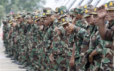 Quân phục ngụy trang họa tiết Woodland của lục quân Campuchia.