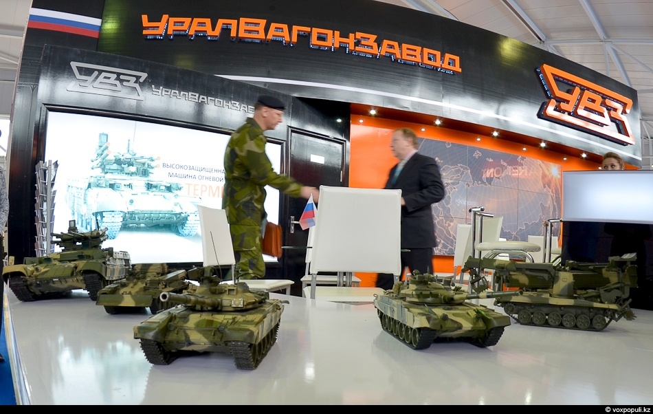  	Về sản phẩm quốc phòng. Hiện nay nhà máy UralVagonZavod là nơi sản xuất xe tăng T-90, T-72, xe chiến đấu hỗ trợ tăng BMPT, BMPT-72, xe công binh IMR-3MA, xe quét mìn BMR-3M..