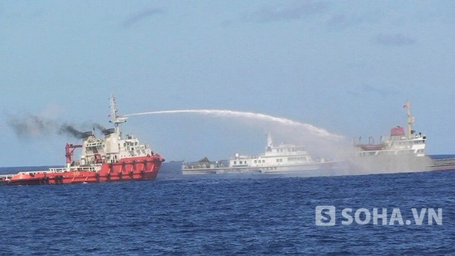 Không những kéo giàn khoan ra Biển Đông, Trung Quốc còn cho tàu hộ tống gây hấn với tàu Việt Nam