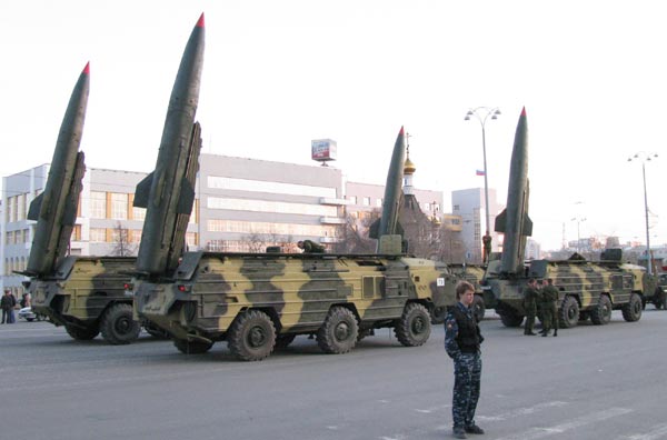 Tên lửa đạn đạo chiến thuật tầm ngắn OTR-21 Tochka  có thể là đích ngắm của những kẻ buôn lậu trong bối cảnh bất ổn đang bao trùm Ukraine.