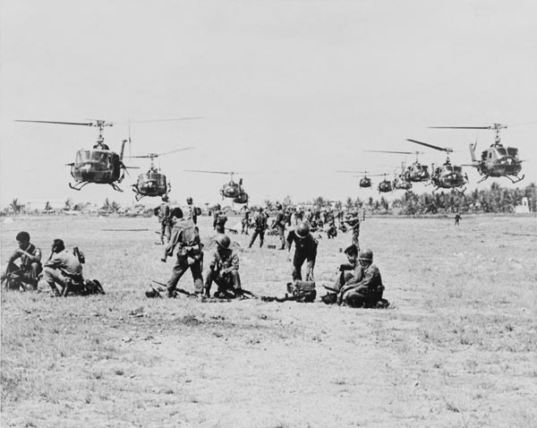 Trực thăng UH-1 là thành phần chính trong chiến thuật trực thăng vận của Mỹ tại chiến trường Việt Nam.